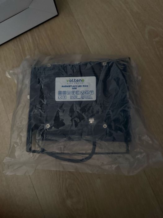 Naświetlacz z kolorowym światłem RGB led z pilotem 30W VO0540 Volteno
