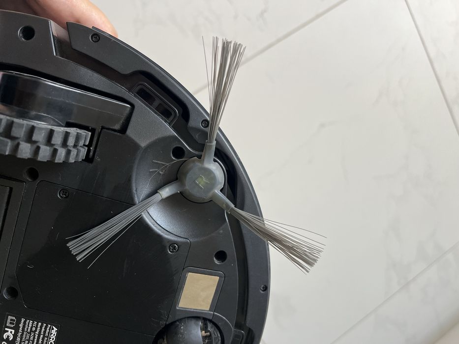 Робот пилосос Airrobo