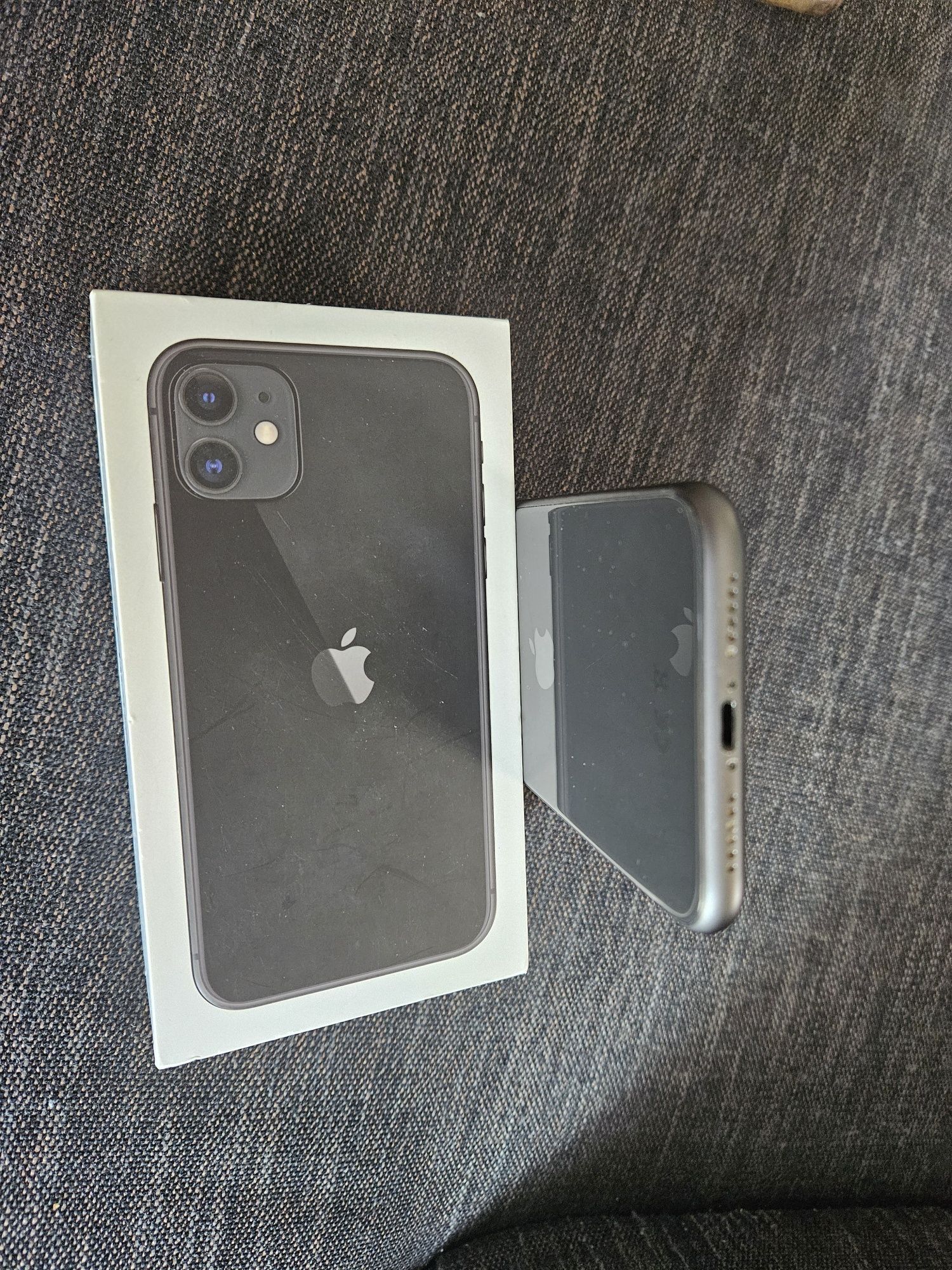 Iphone 11 black W-wa