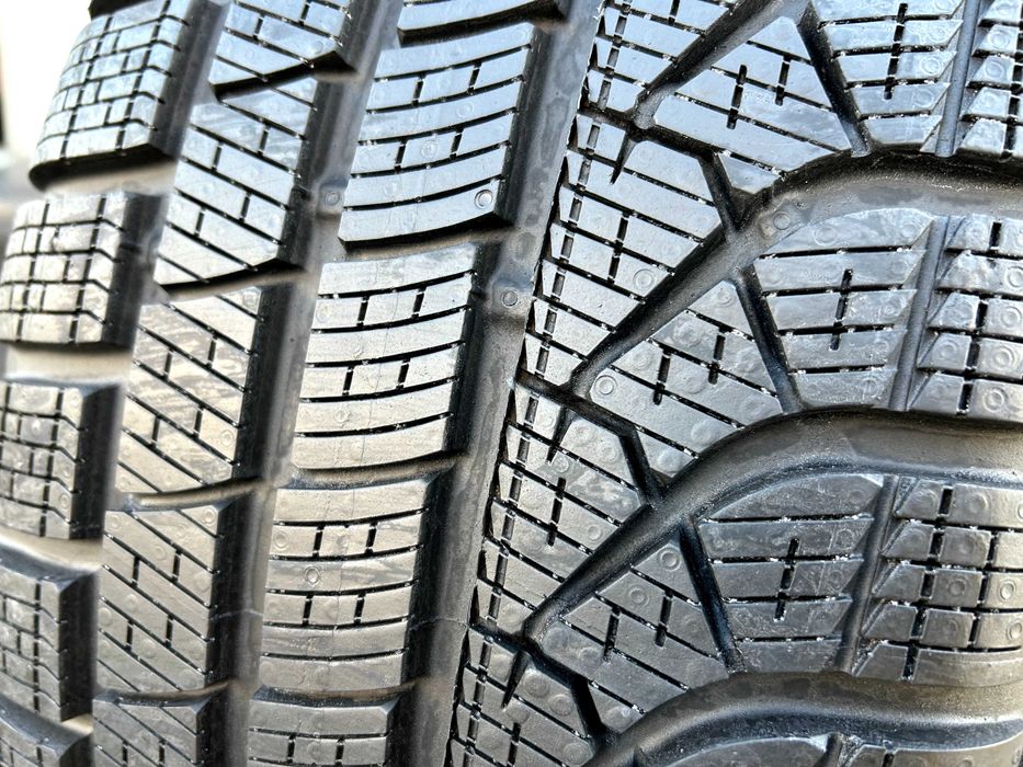 4x 245/40R19 + 275/35R19 Pirelli PZero Winter DEMO 2024r RunFlat *