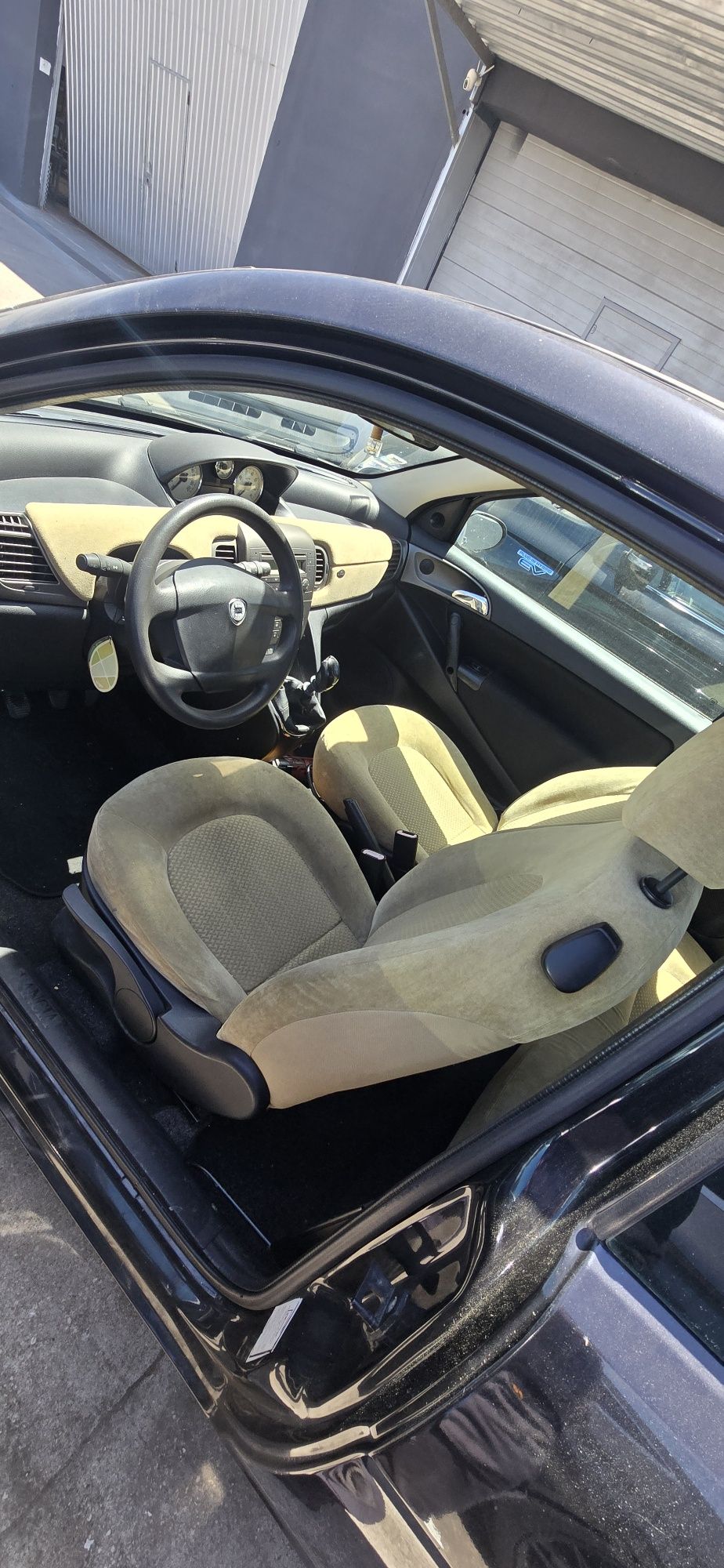 lancia ypsilon 2004