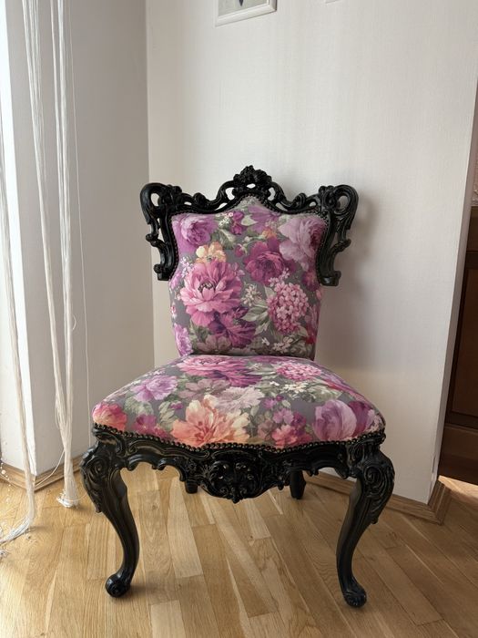 Продам крісла і стіл вінтаж, Італія