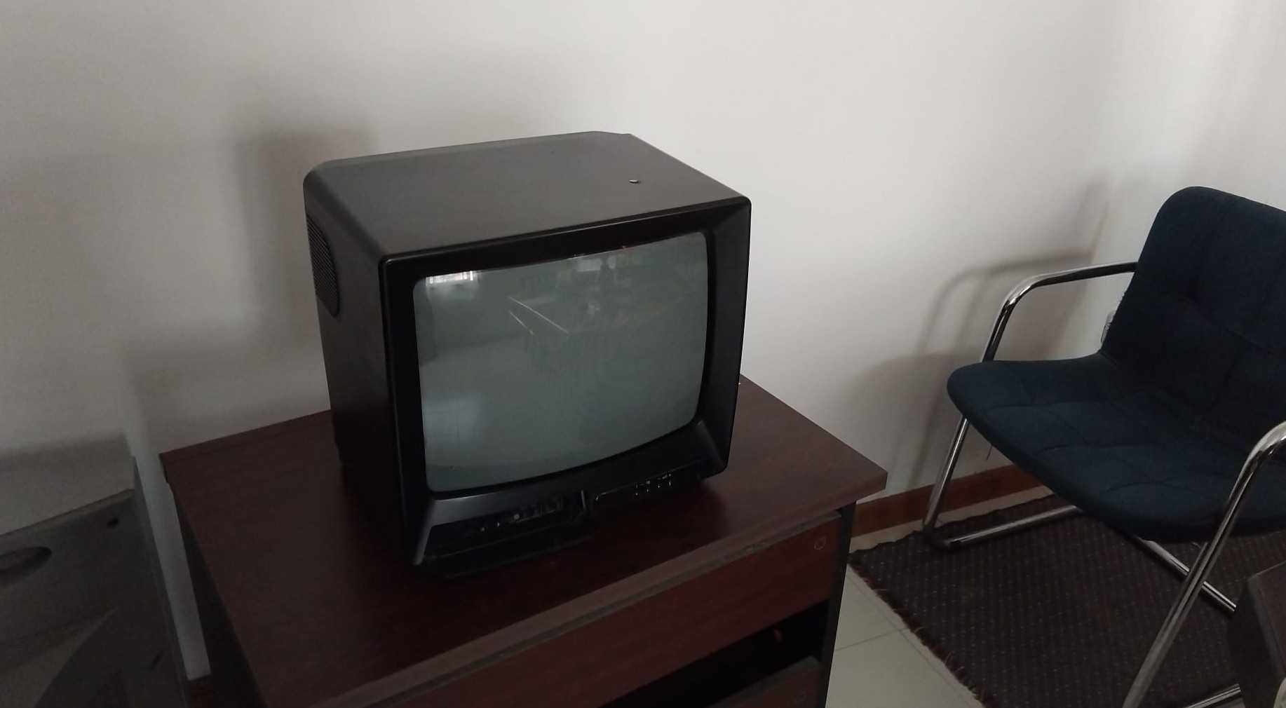 Televisão CRT Sharp antiga – Funcional