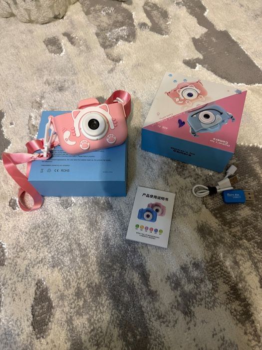 Дитячий фотоапарат + 32гб
microSD + cardrider
