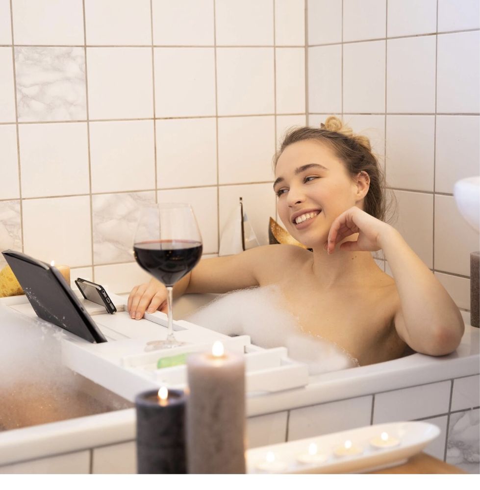 Bambusowa półka na wannę biała Relaxdays