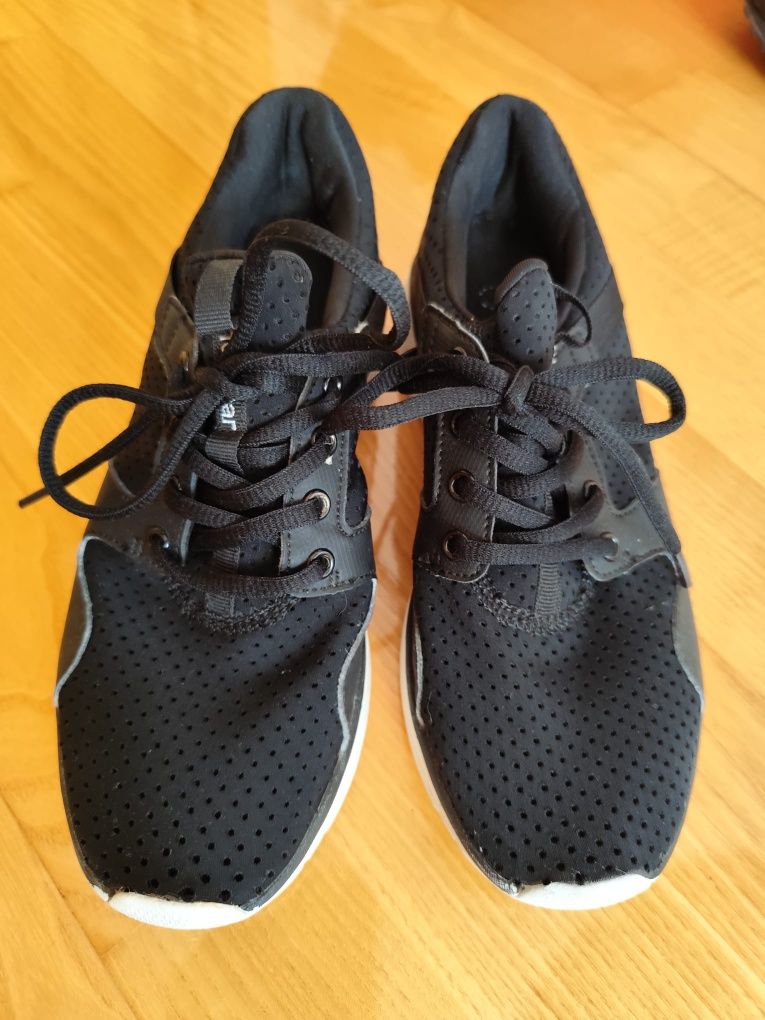 Adidasy czarne siatka feeway