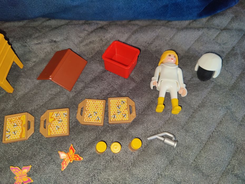 Playmobil Country 6818- pszczelarz/ strażnik pszczół z plastrami miodu