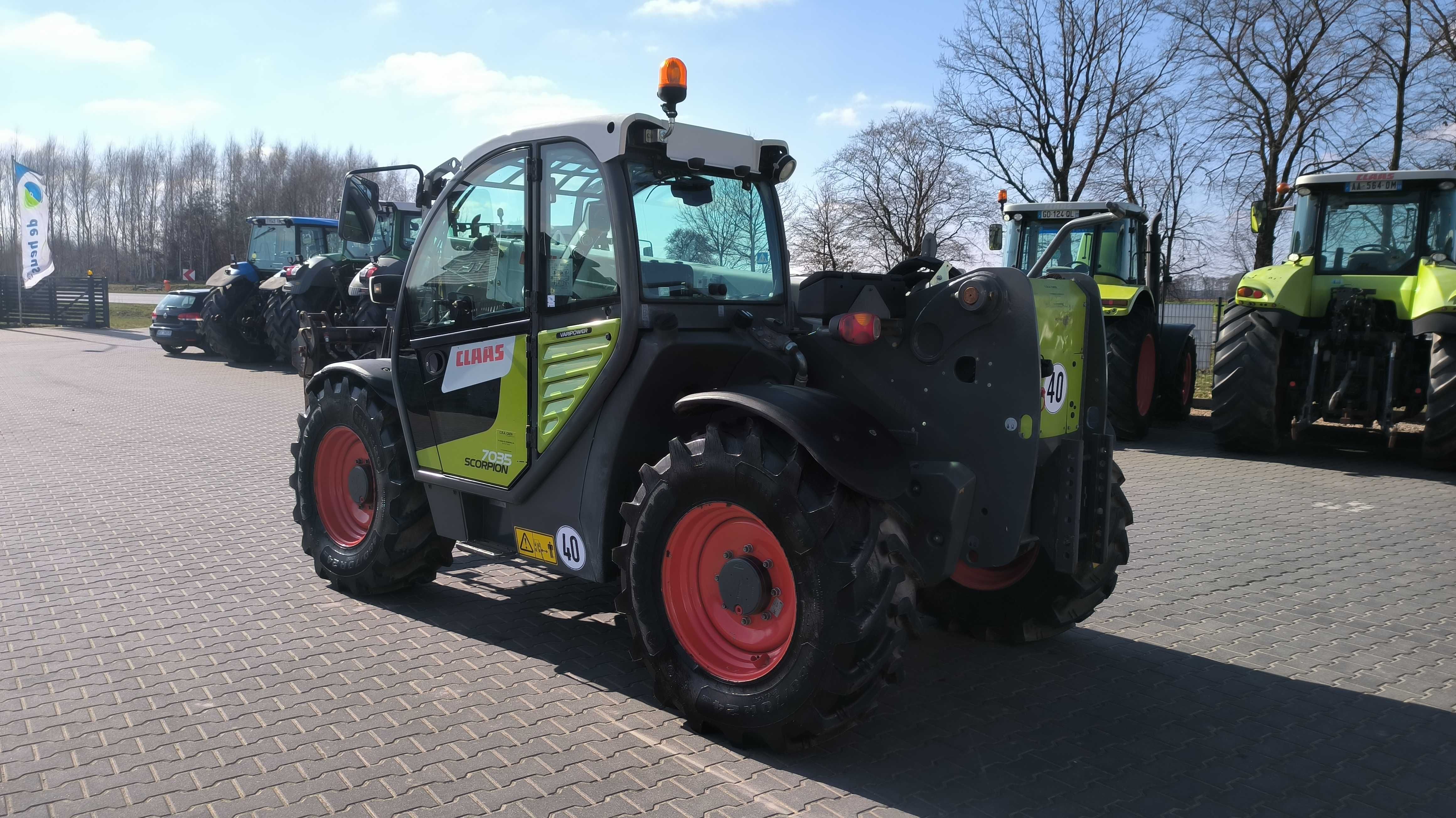 Ładowarka teleskopowa Claas Scorpion 7035