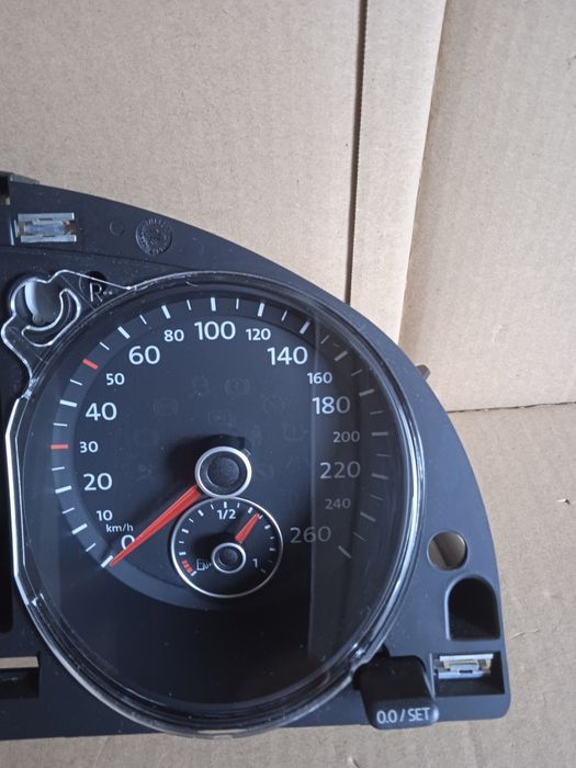 VW Passat B7 2.0 TDI Licznik Zegar