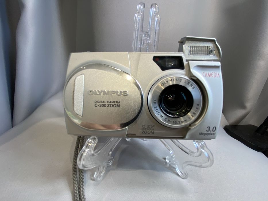 Цифровий фотоапарат Olympus Camedia C-300 Zoom