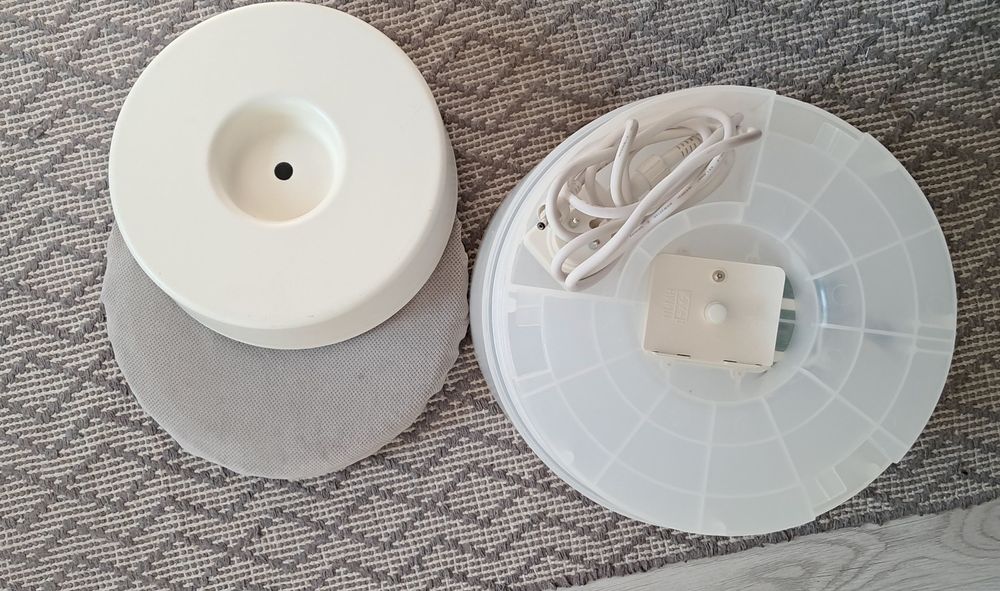 Świetny stołek pufa nastrojowa lampa w jednym