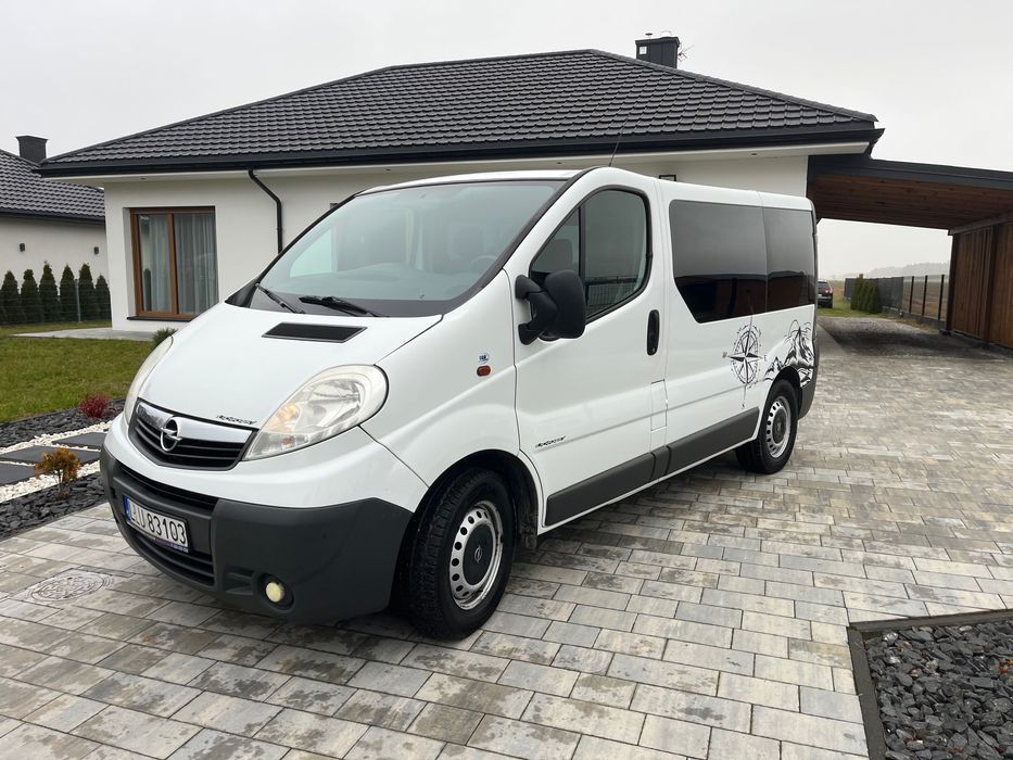 Opel Vivaro Trafic Primastar 2.0 dci lift klima navi 9os. Stan bdb