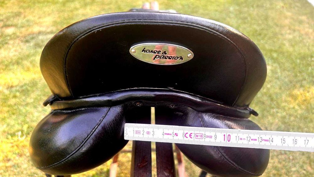 Siodło ujeżdżeniowe czarne