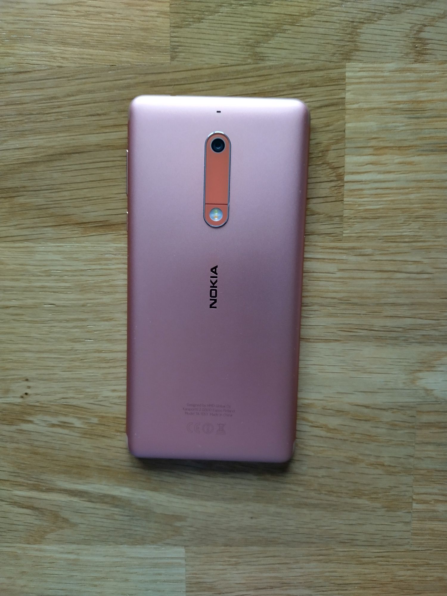 Nokia 5 miedziany aluminiowa uszkodzona