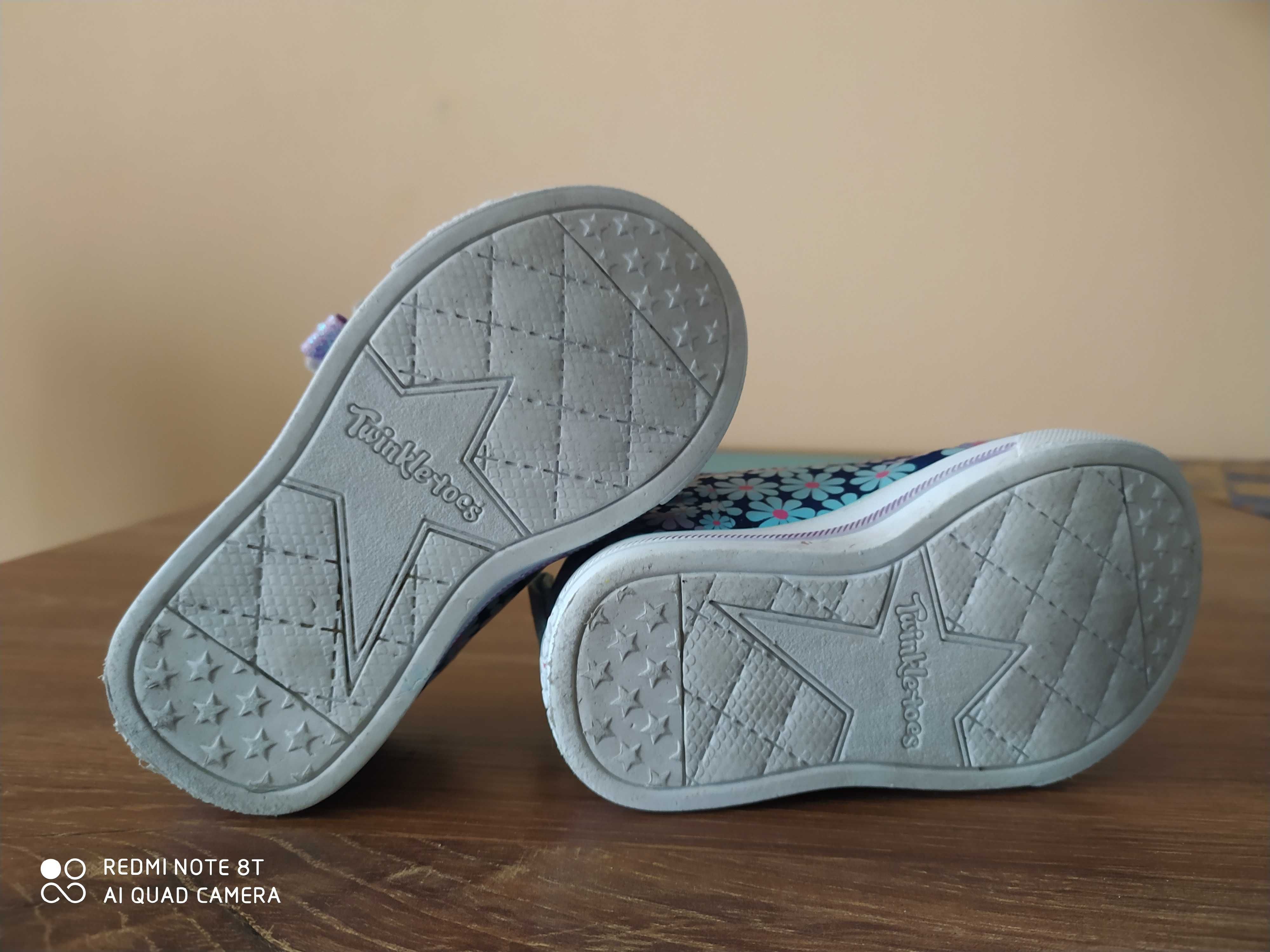 Buty na rzepy dla dziewczynki