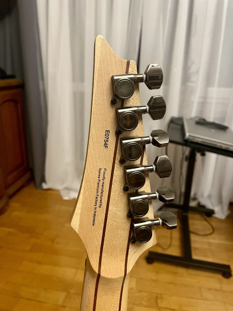 Ibanez RG 0754F PREMIUM  stały most