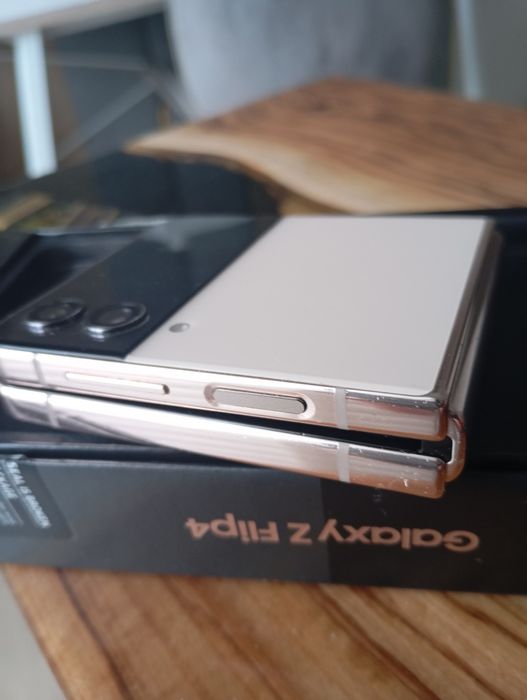 Samsung Flip4 pink gold komplet z 4 etui