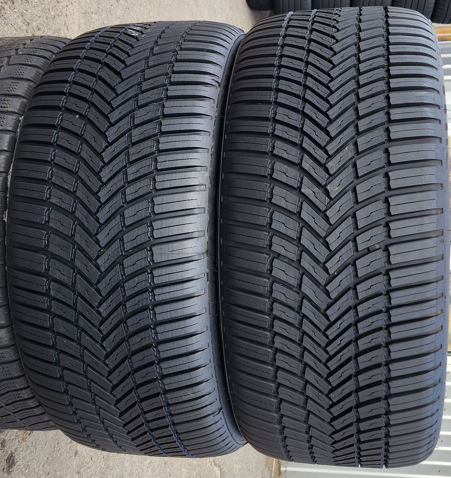 255.40.19 Bridgestone A005 2шт новые