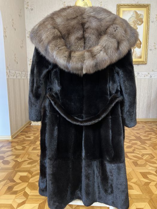 Шикарна норкова шуба DAI-ICHI MADAM норка Blackglama соболь баргузин