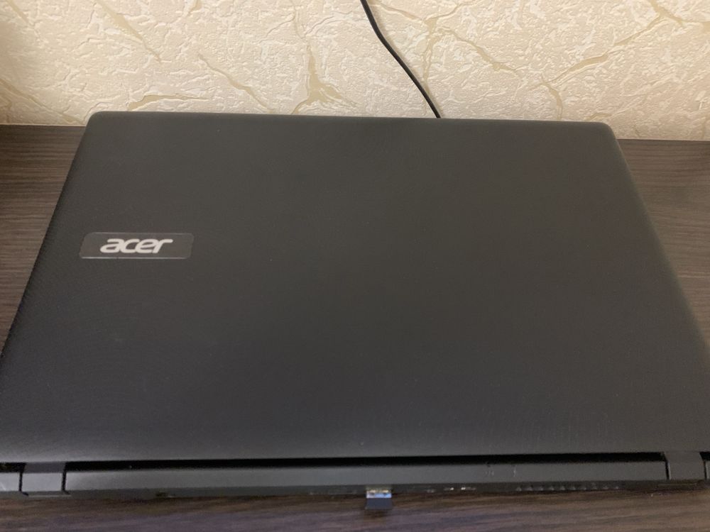 Ноутбук Acer Aspire ES 15 + подарок