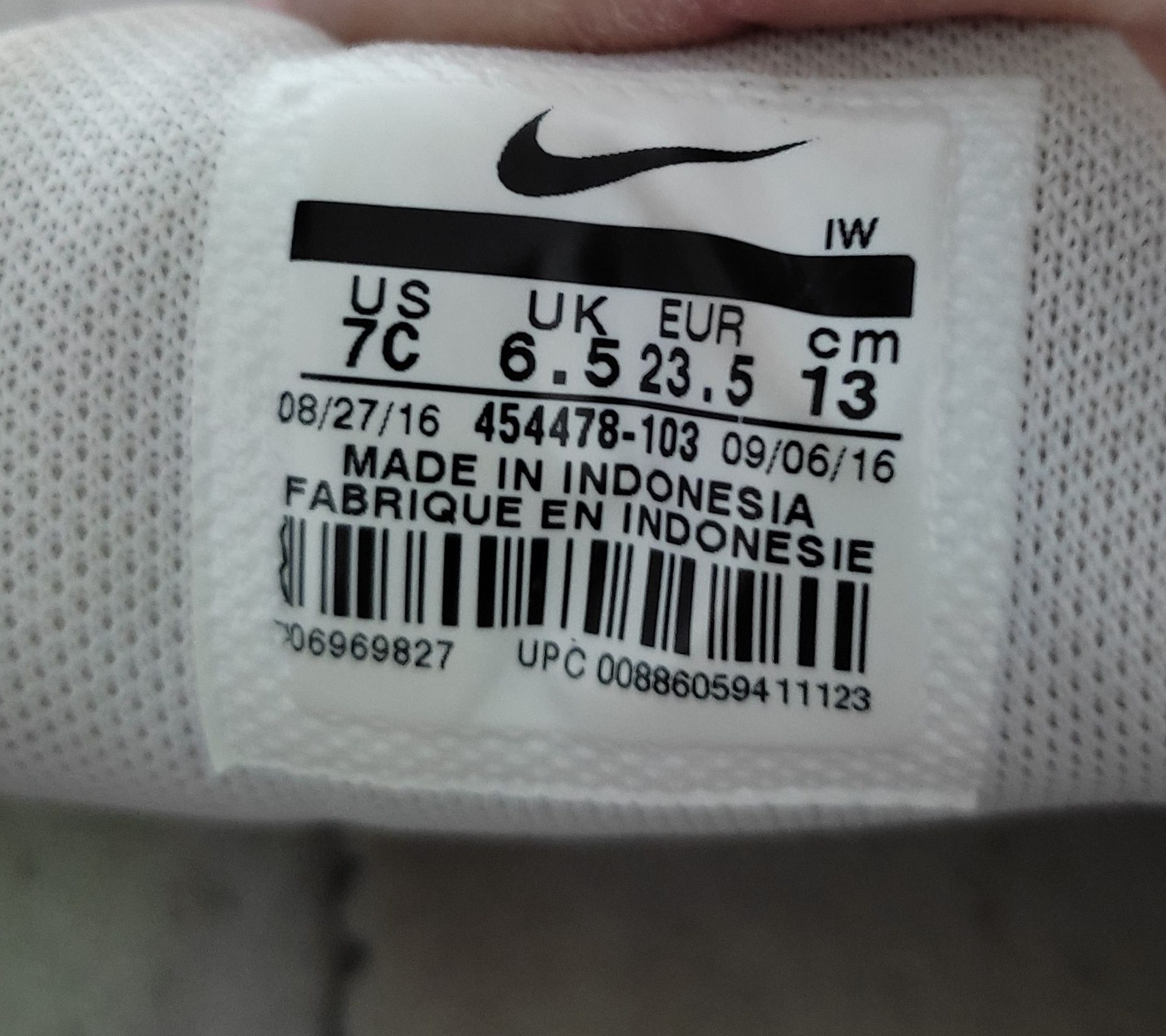 Buciki Nike dla dziewczynki, białe, rozmiar 23,5