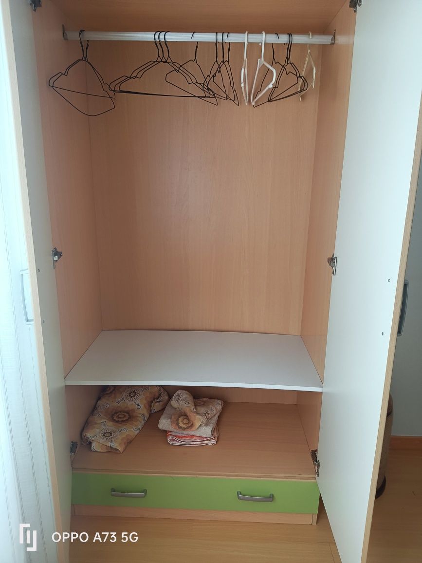 Mobília de quarto de solteiro (a)