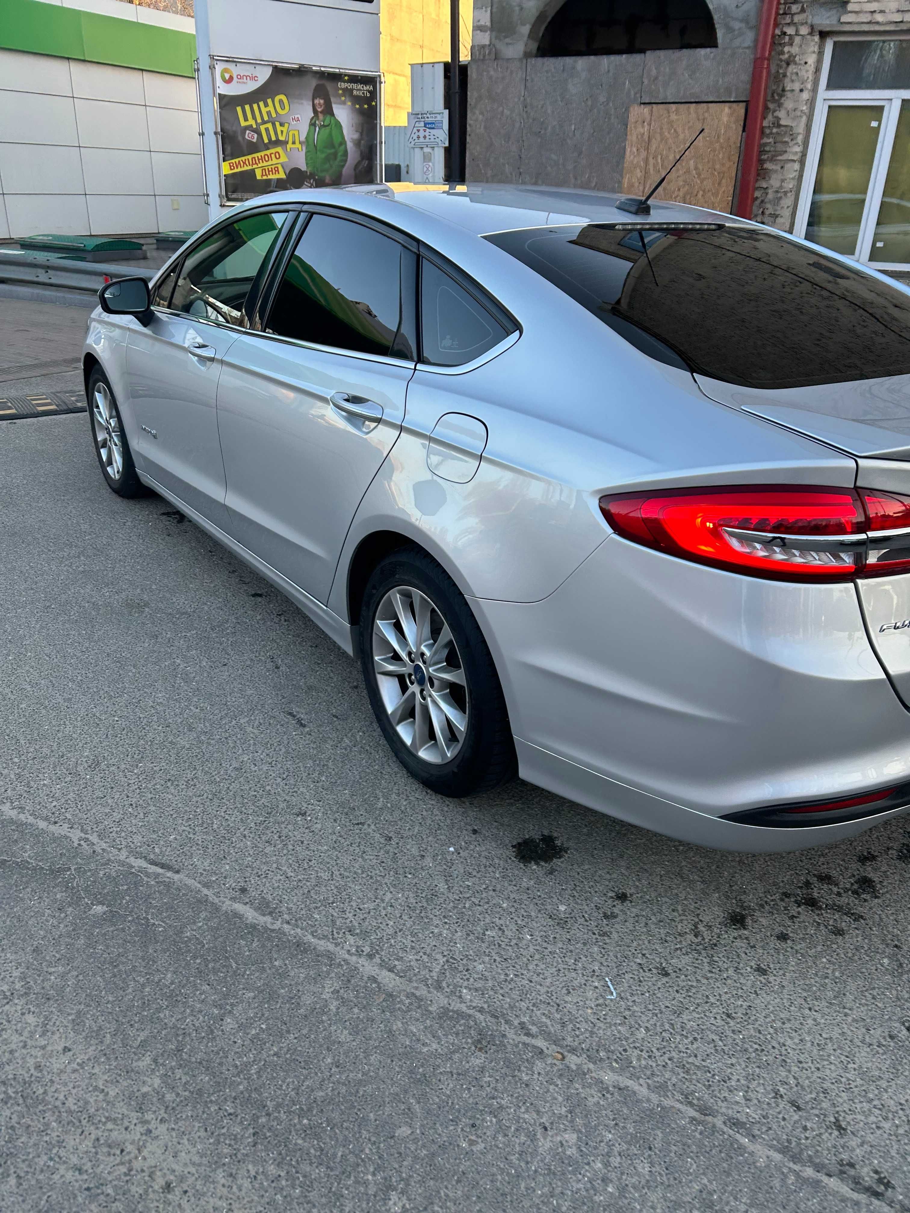 Ford Fusion Hybrid 2017