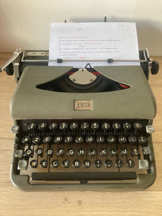 Máquina de escrever  ***  Calanda (Rara)