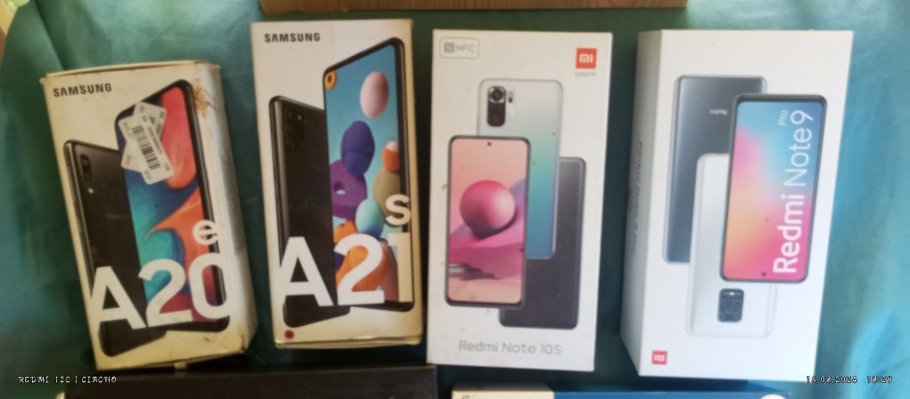 Podełka do telefonów i tabletow