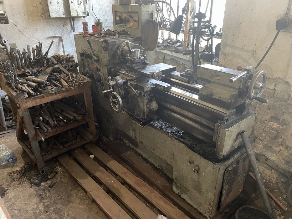 Токарний станок 16Е16КП (токарно винторезний)