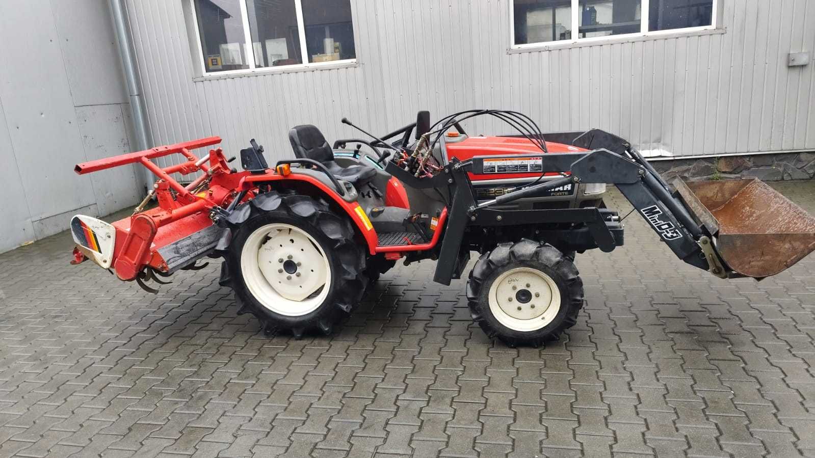 Yanmar F230 z turem i glebogryzarką