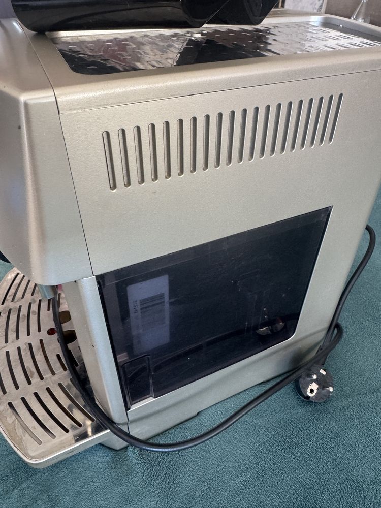 Automatyczny ekspres ciśnieniowy De'Longhi ESAM 3500.S 1350 W srebrny