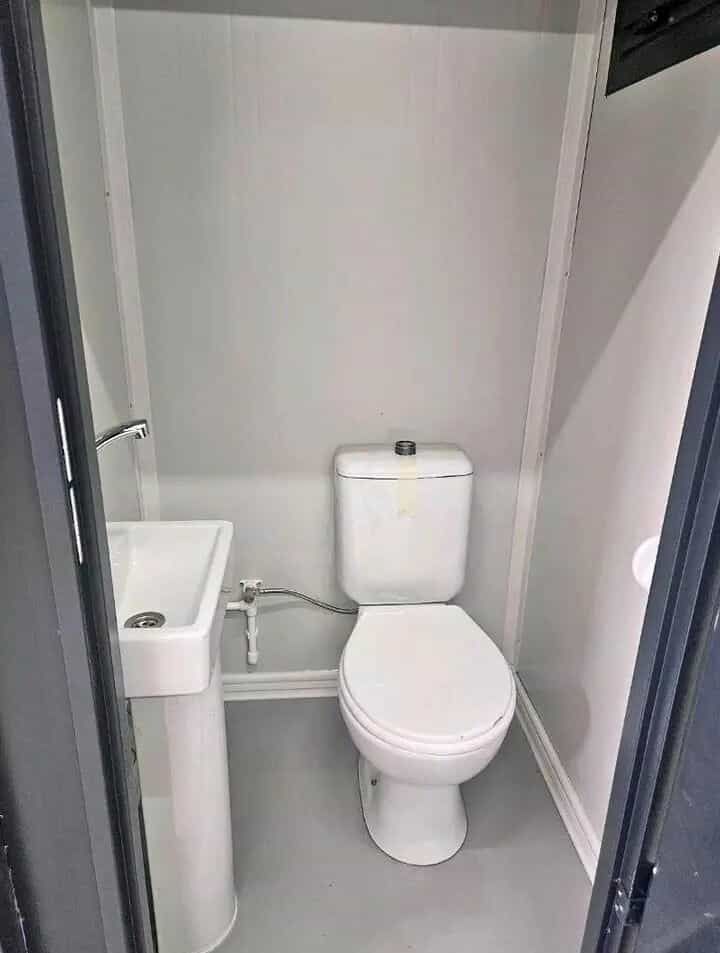 Alugo contentor WC com lavatório