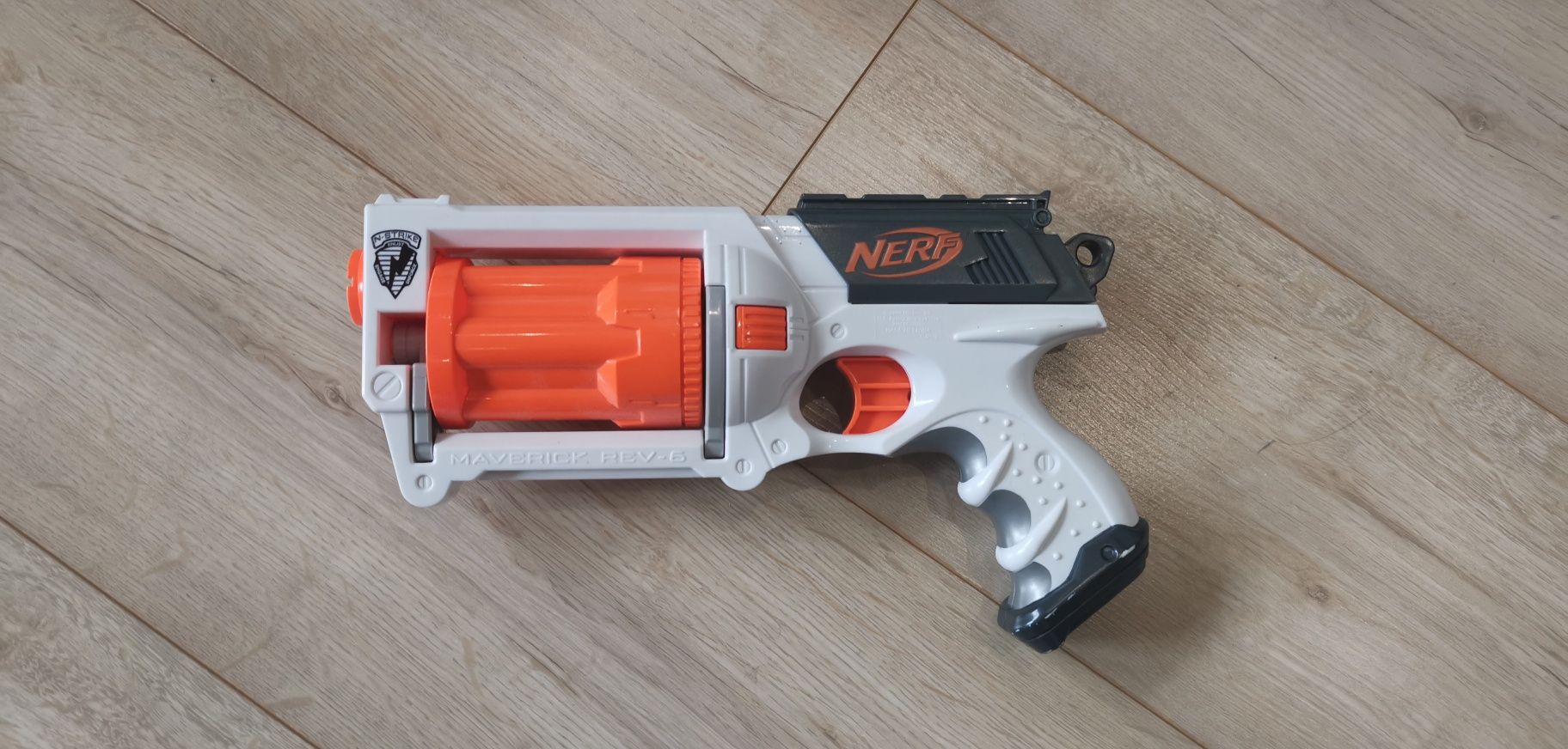 Nerf N-Strike Maverick Rev-6