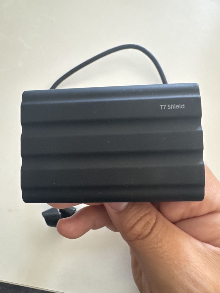 SSD Externo Samsung T7 Shield 2TB — Impecável, IP65, muito rápido