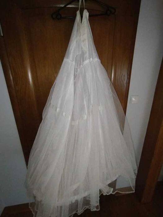 Satynowa suknia ślubna