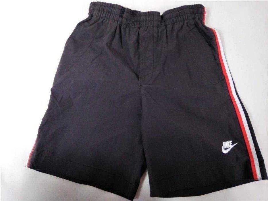Nike Krótkie spodenki 7/8/9Lat 128/134 na wyjazd trening na lato