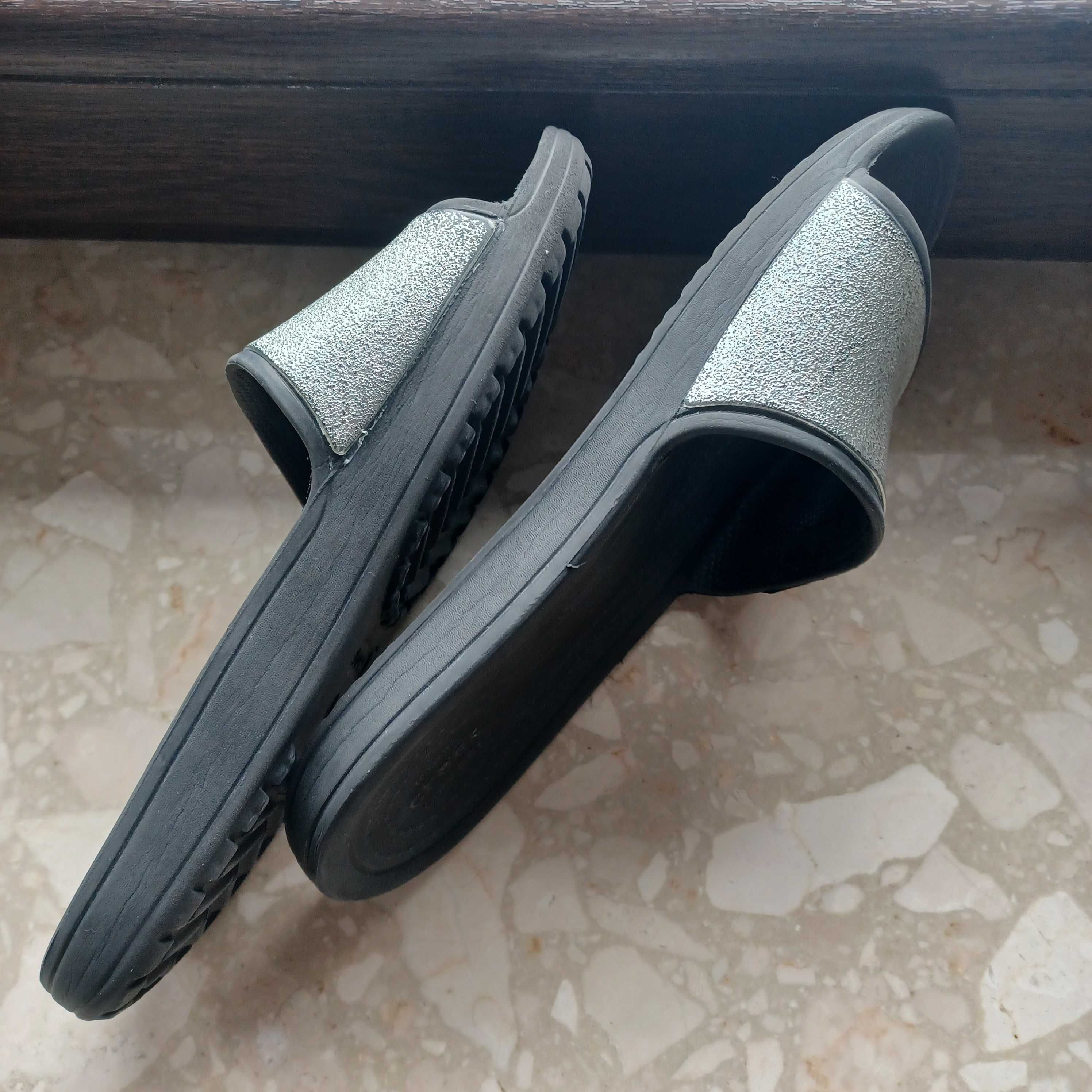 Klapki crocs W6 czarne