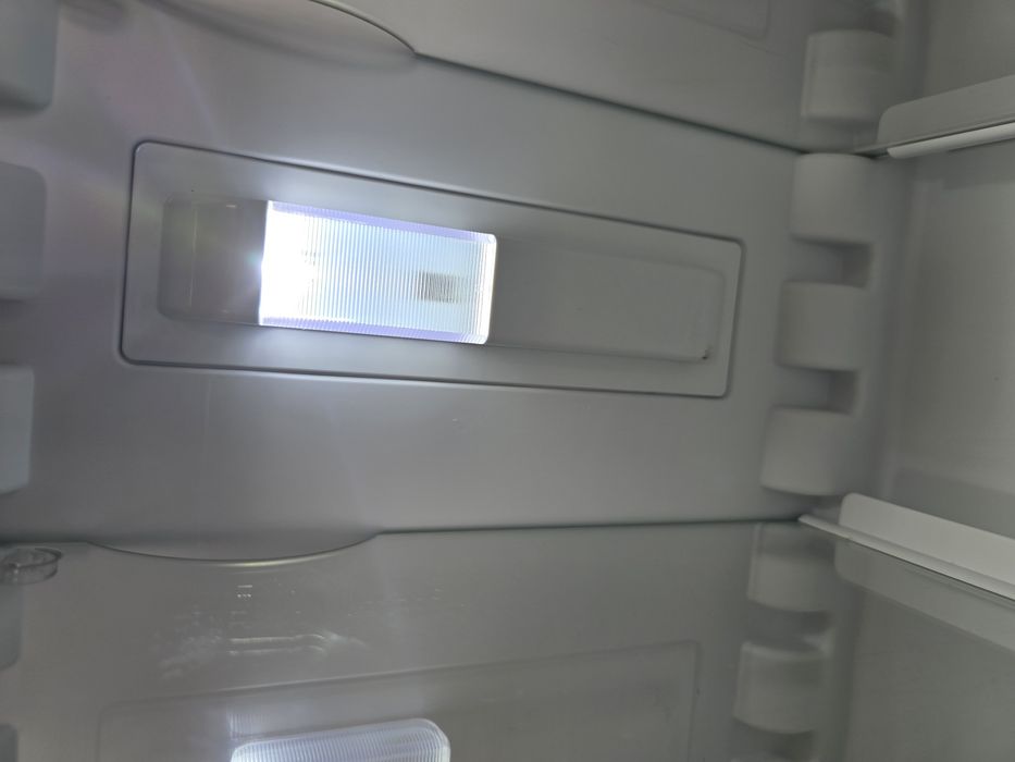 Вбудований холодильник Miele®️ Kfn37232  NoFrost DunaCool Led