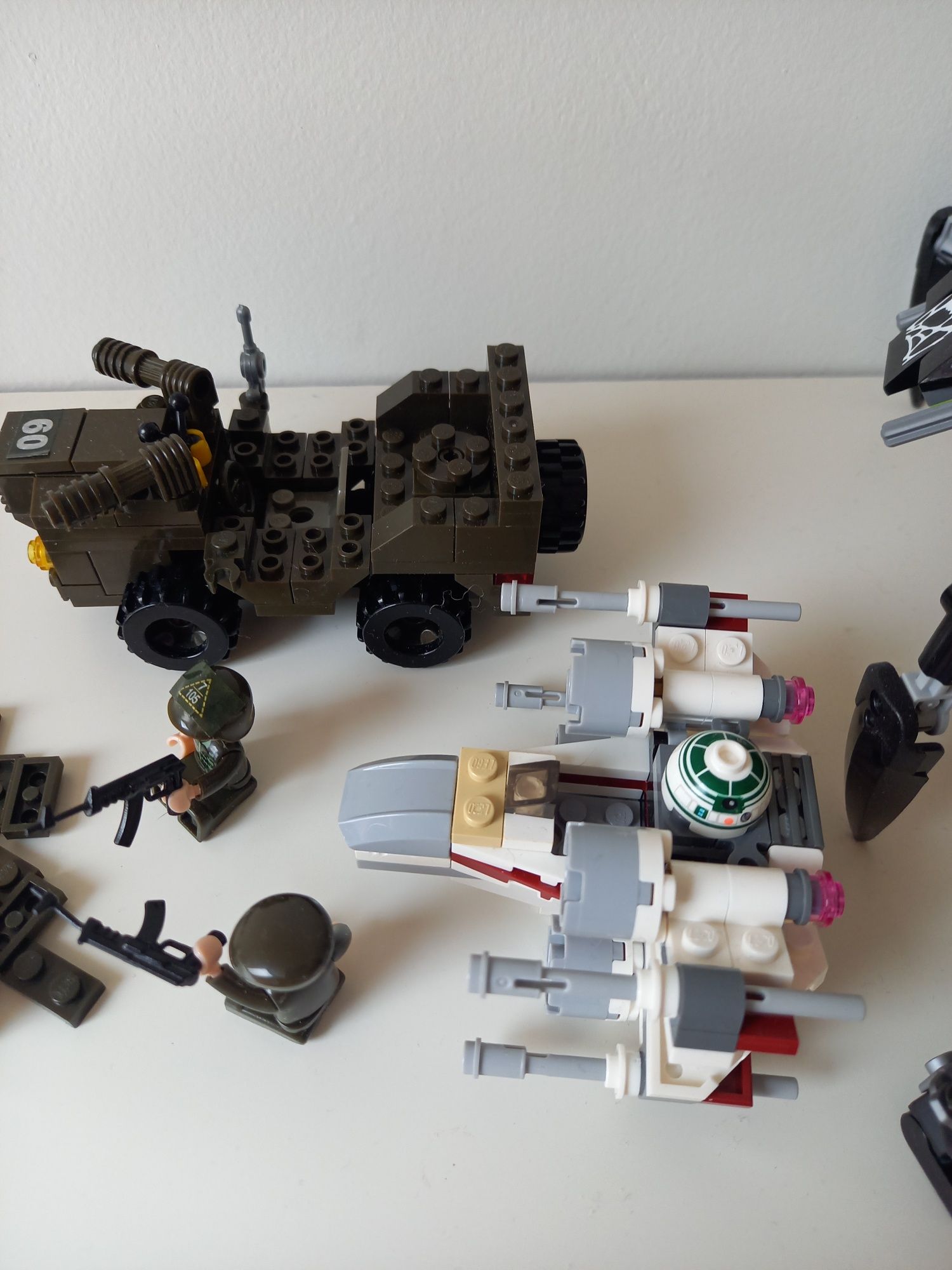 Lego 70130, 75032 + pojazd Sluban