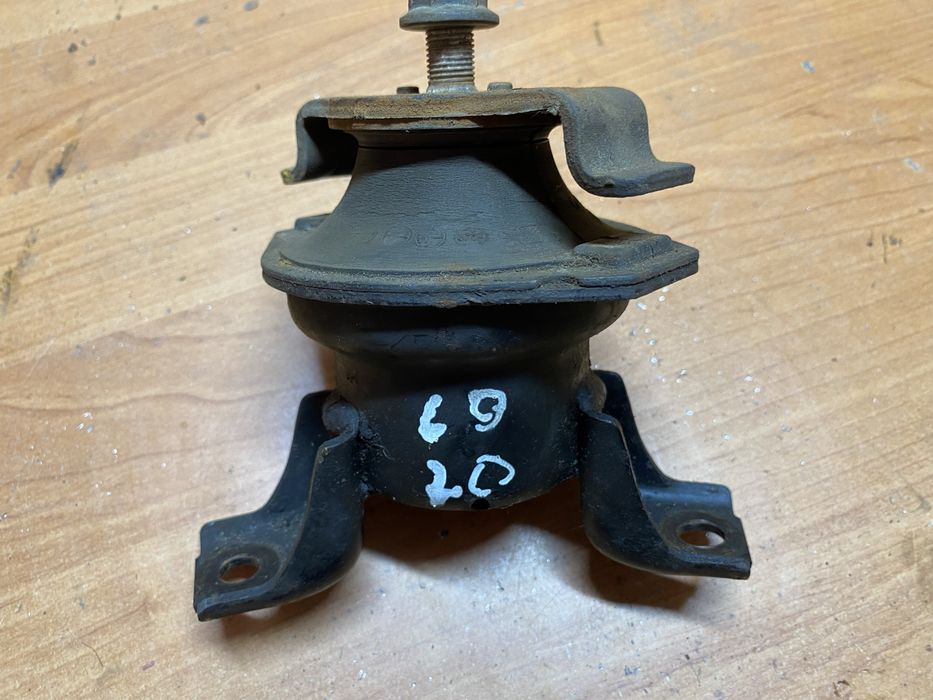 Подушка, права опора двигуна Mitsubishi Lancer 9 2.0