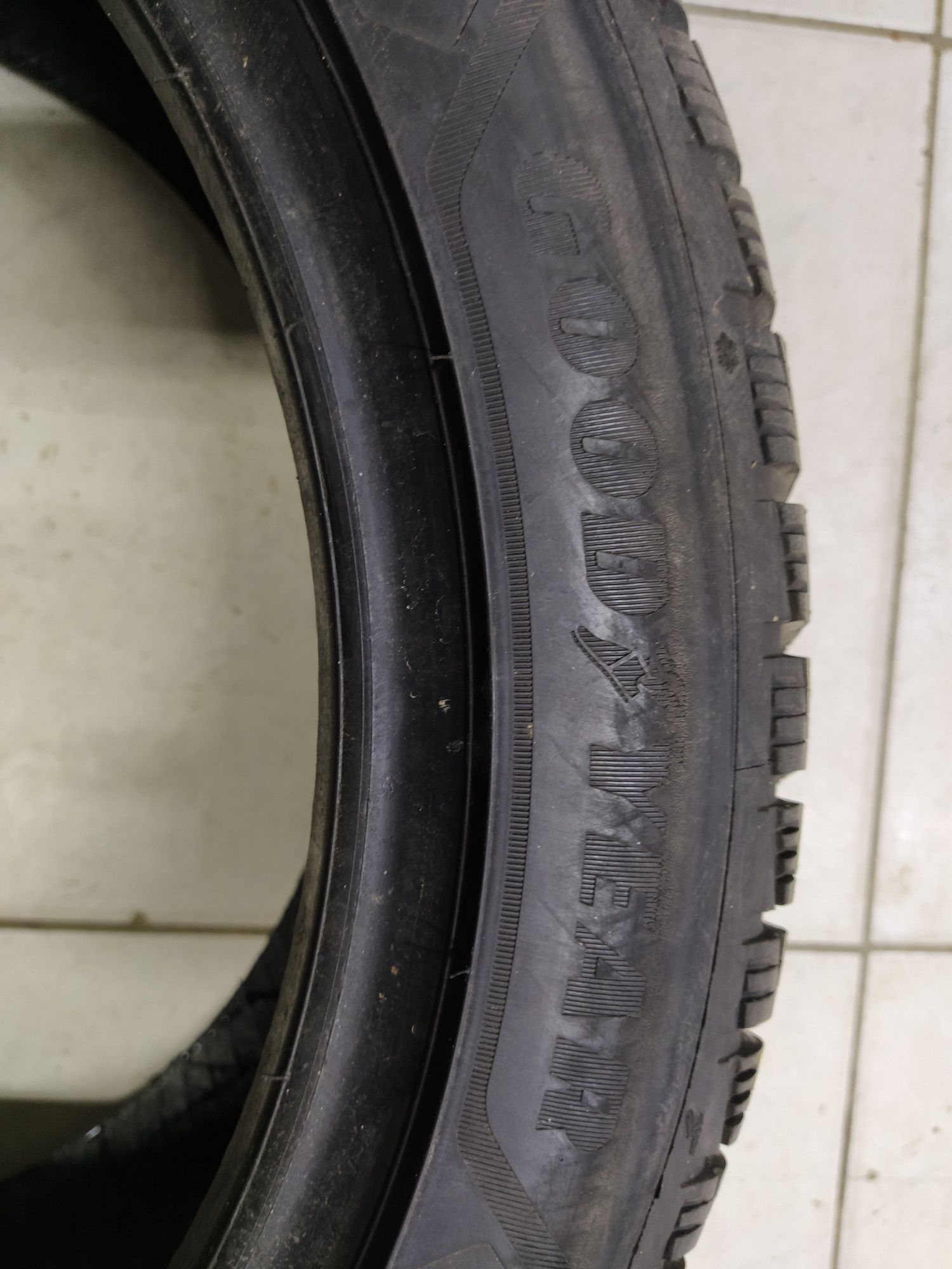 Opona zimowa 225/45r17 GOODYEAR 2023r 8.5mm