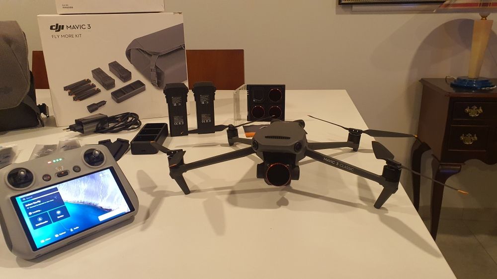 DJI Mavic 3 Classic + DJI RC + Fly More Combo + Filtros Freewell (Pack