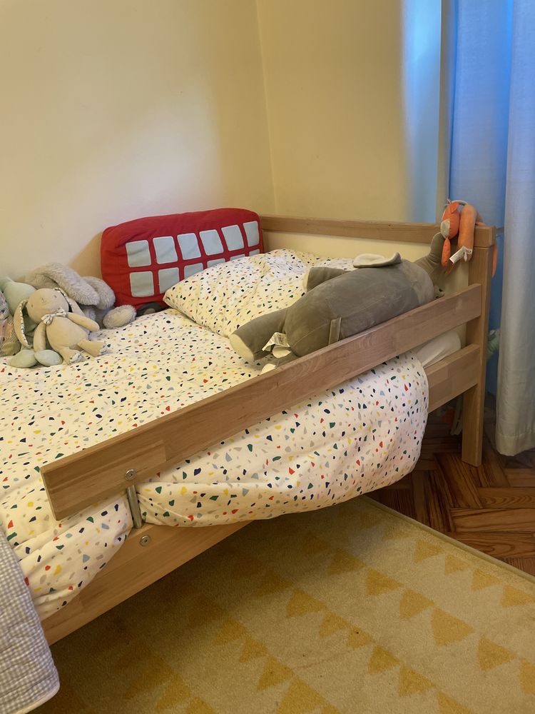 Cama c/estrado ripas e colchão