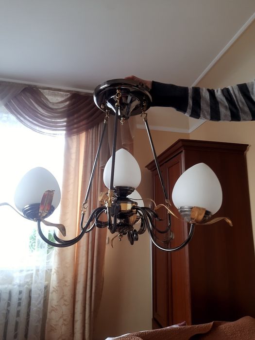 Люстра стельова на 4 лампи