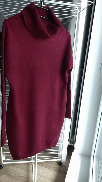 bordowa/śliwkowa  sweterkowa sukienka z golfem, rozm. S/M