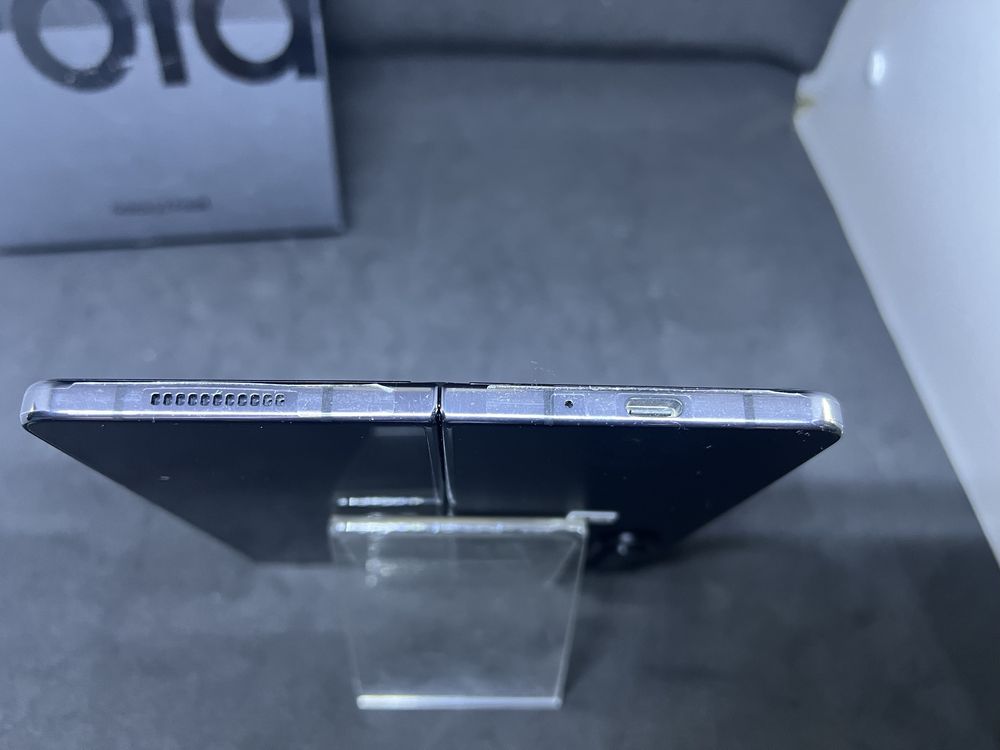 Samsung Galaxy Z Fold 4 (12/256 GB)