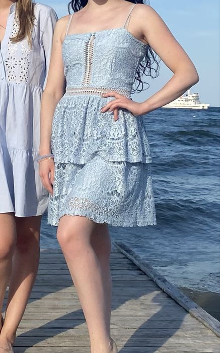 Jasnoniebieska sukienka baby blue z koronką XS Pretty Little Thing
