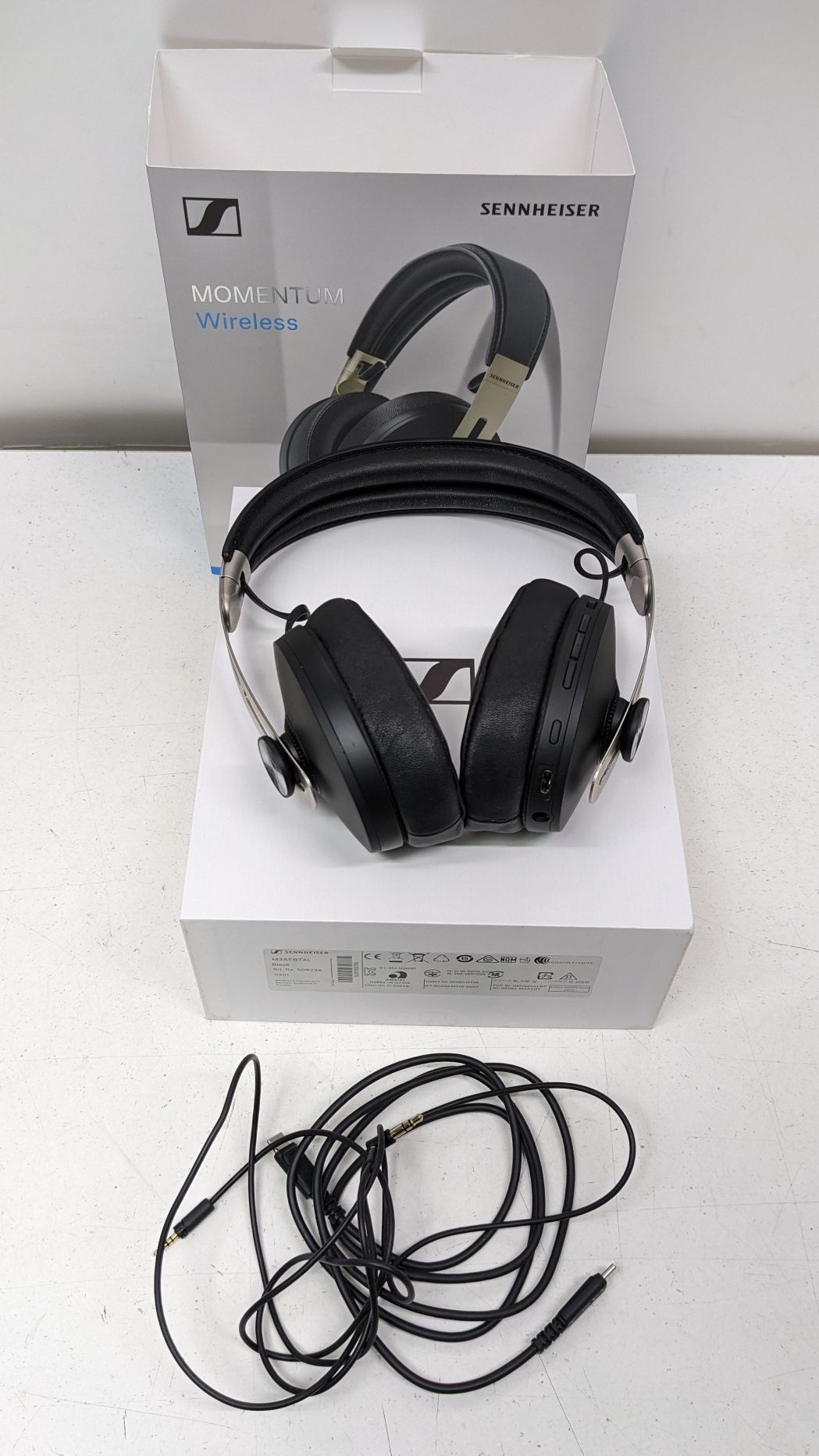 Bluetooth гарнитура Sennheiser MOMENTUM Wireless M3 наушники