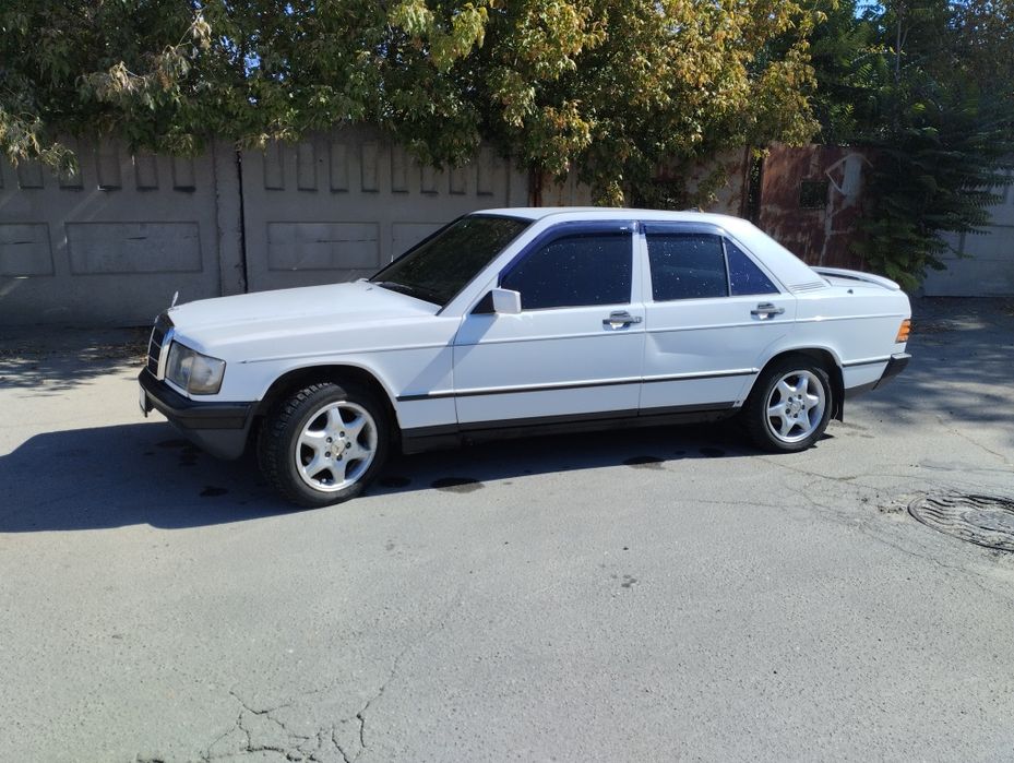 Mercedes-Benz 190 (W201)